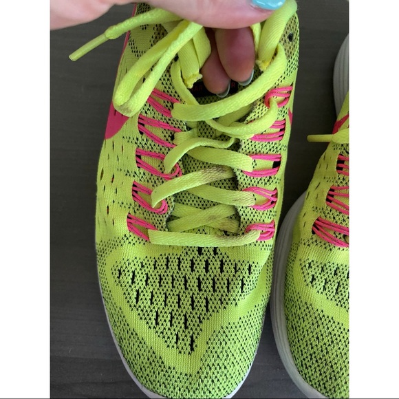 Nike LunarTempo Volt Running Shoe - Picture 2 of 9